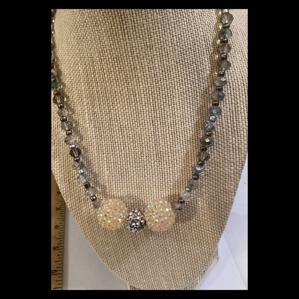 Beautiful statement piece necklace.